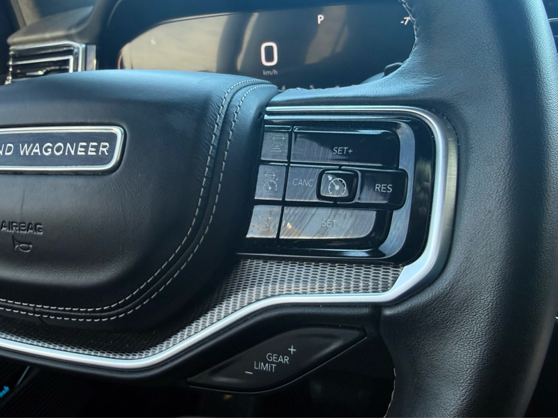 2023 Jeep Grand Wagoneer - Gallery image 17