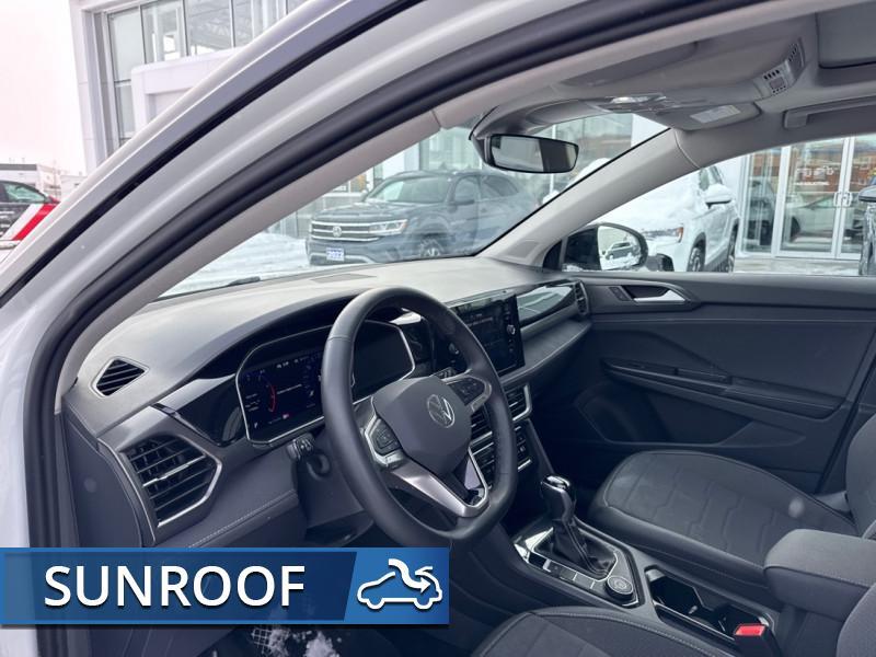 2025 Volkswagen Taos - Gallery image 1