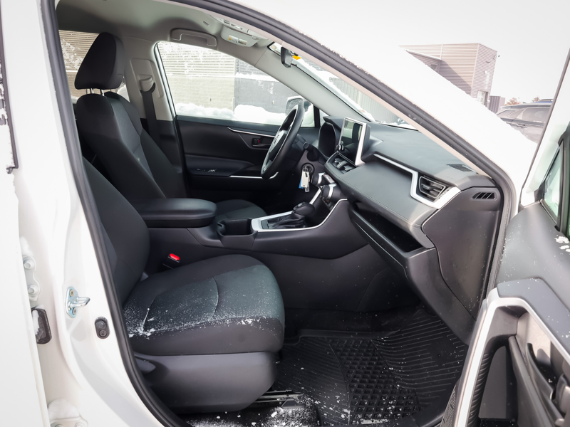 2024 Toyota RAV4 - Gallery image 10