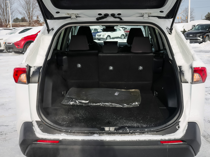 2024 Toyota RAV4 - Gallery image 9