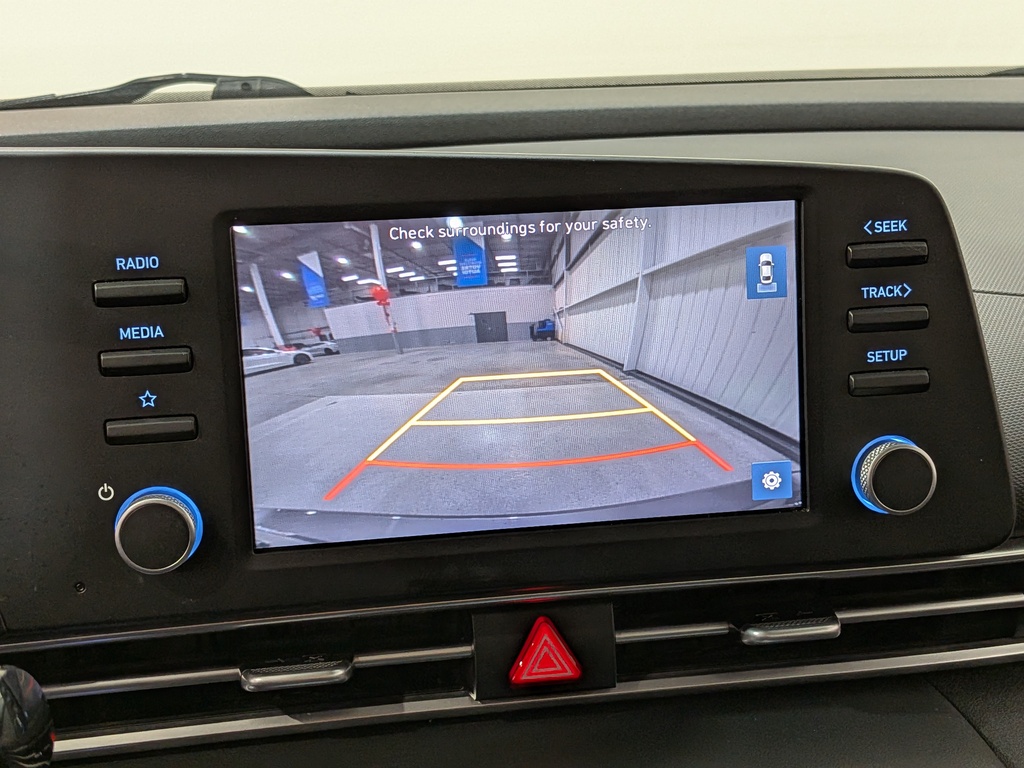 Hyundai Elantra 2023