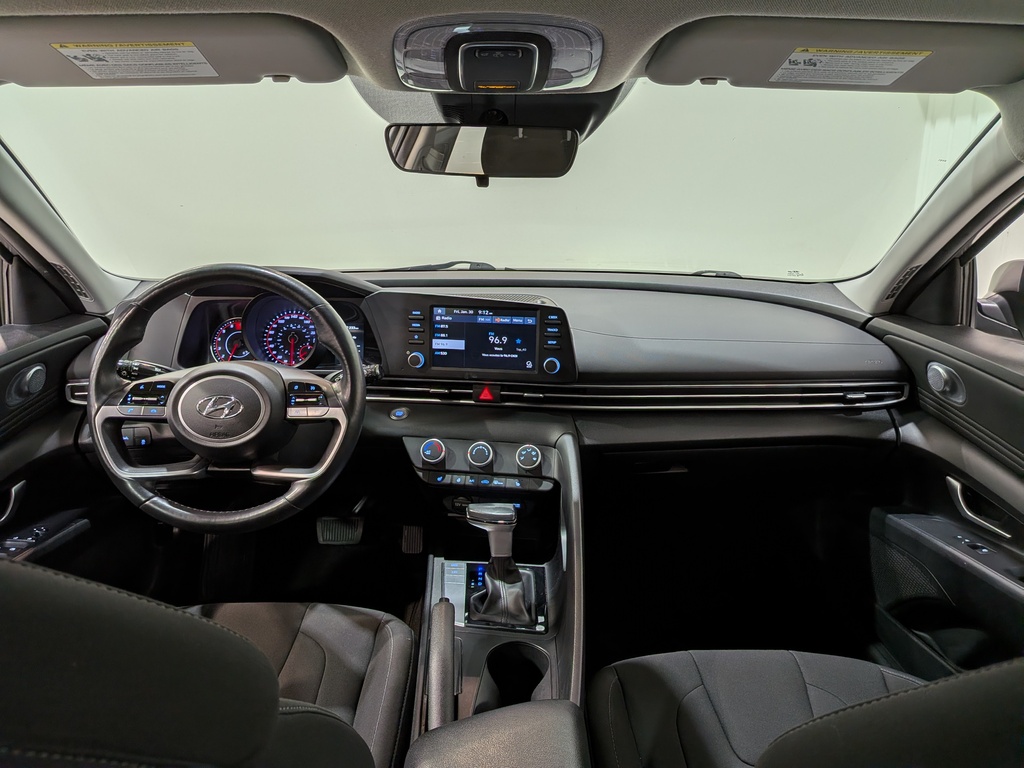 Hyundai Elantra 2023