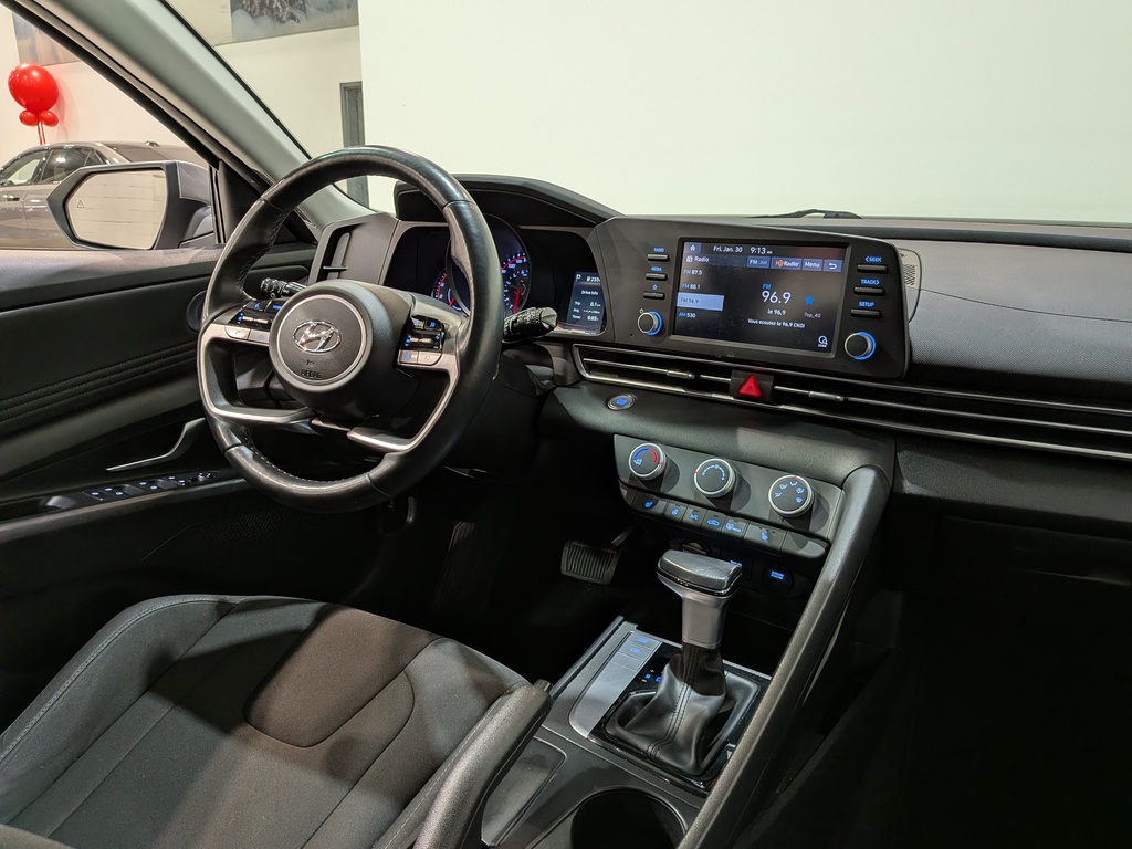 Hyundai Elantra 2023