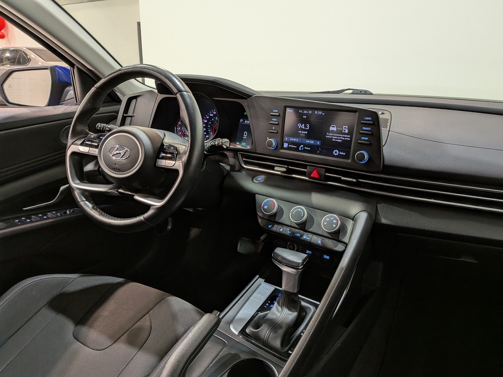 Hyundai Elantra 2023