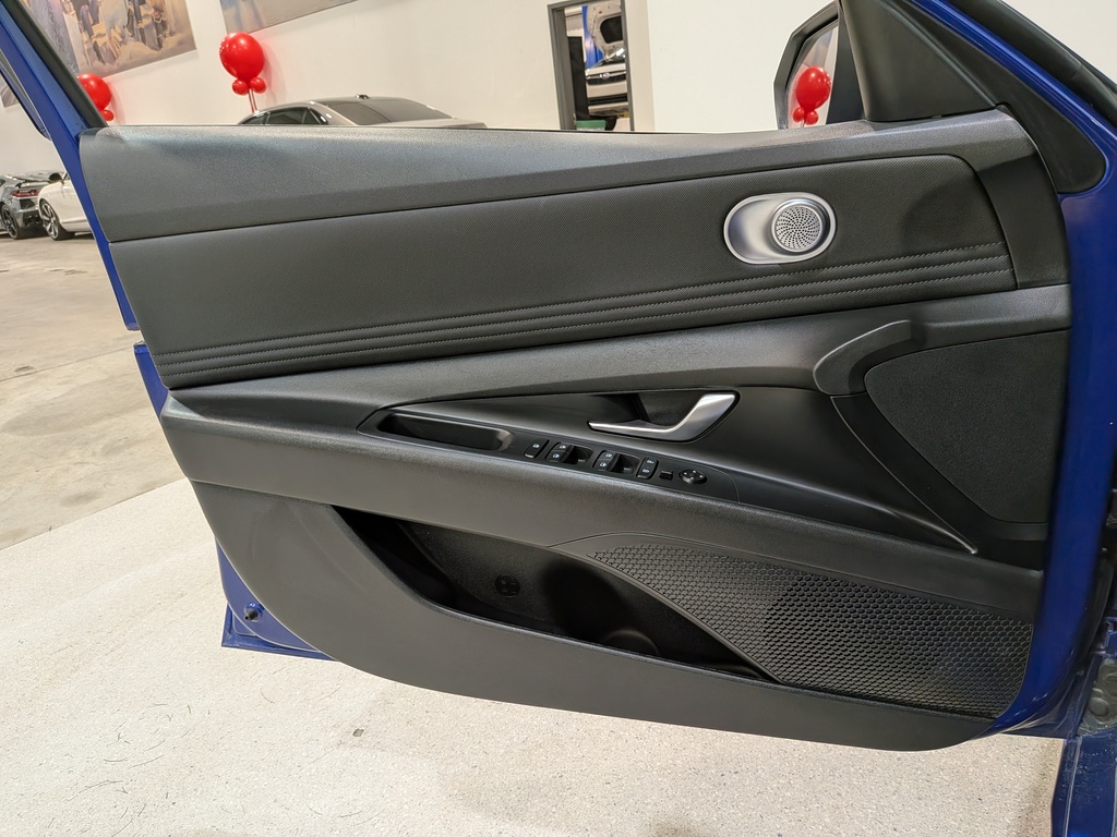 Hyundai Elantra 2023