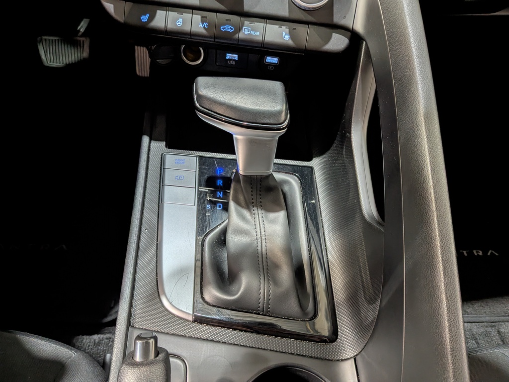 Hyundai Elantra 2023