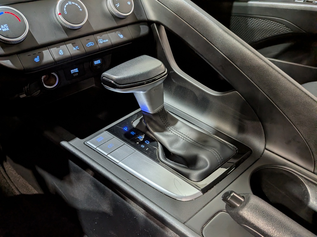 Hyundai Elantra 2023