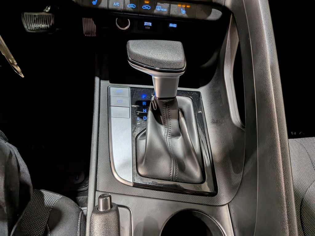 Hyundai Elantra 2022