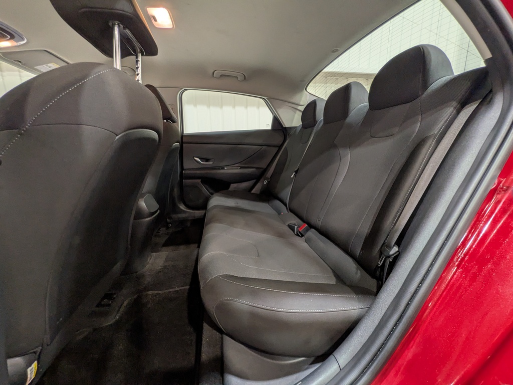 Hyundai Elantra 2022