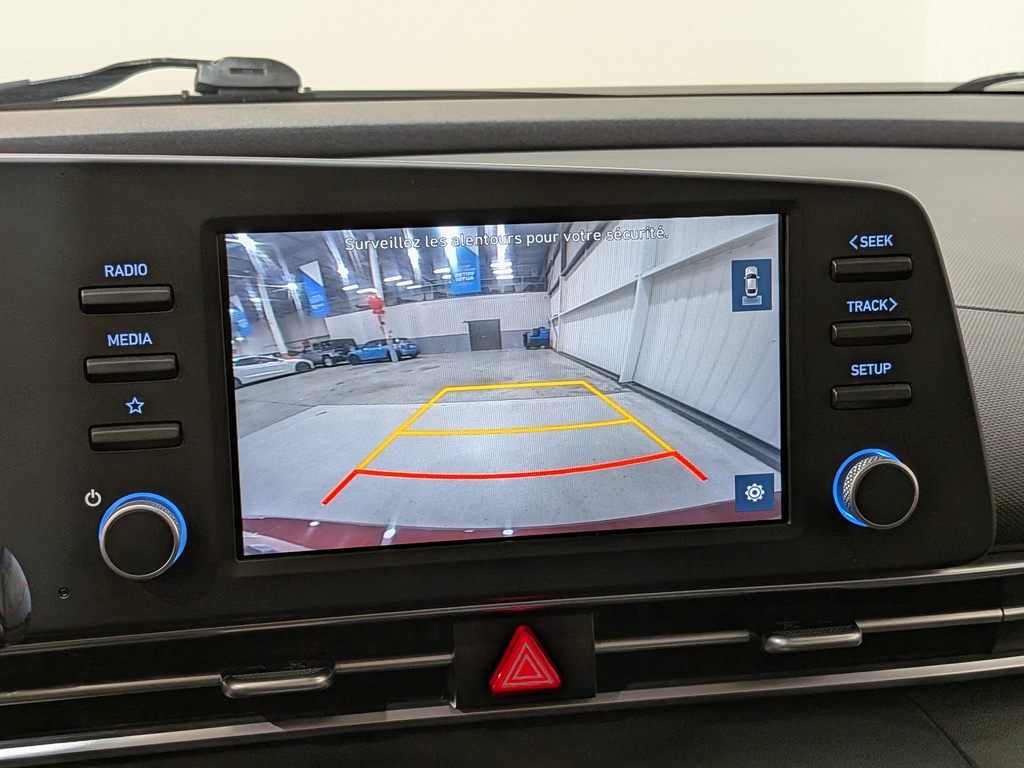 Hyundai Elantra 2022