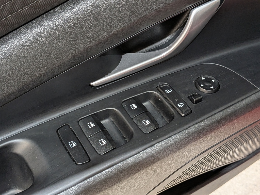 Hyundai Elantra 2022