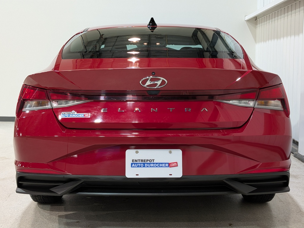 Hyundai Elantra 2022