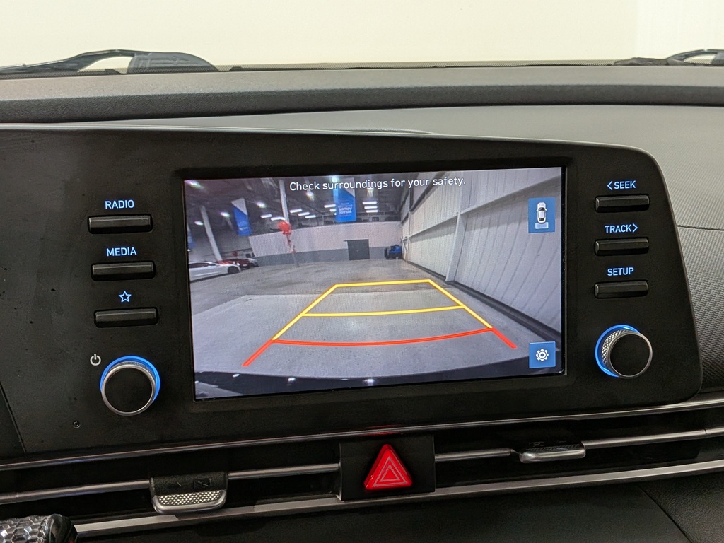 Hyundai Elantra 2023