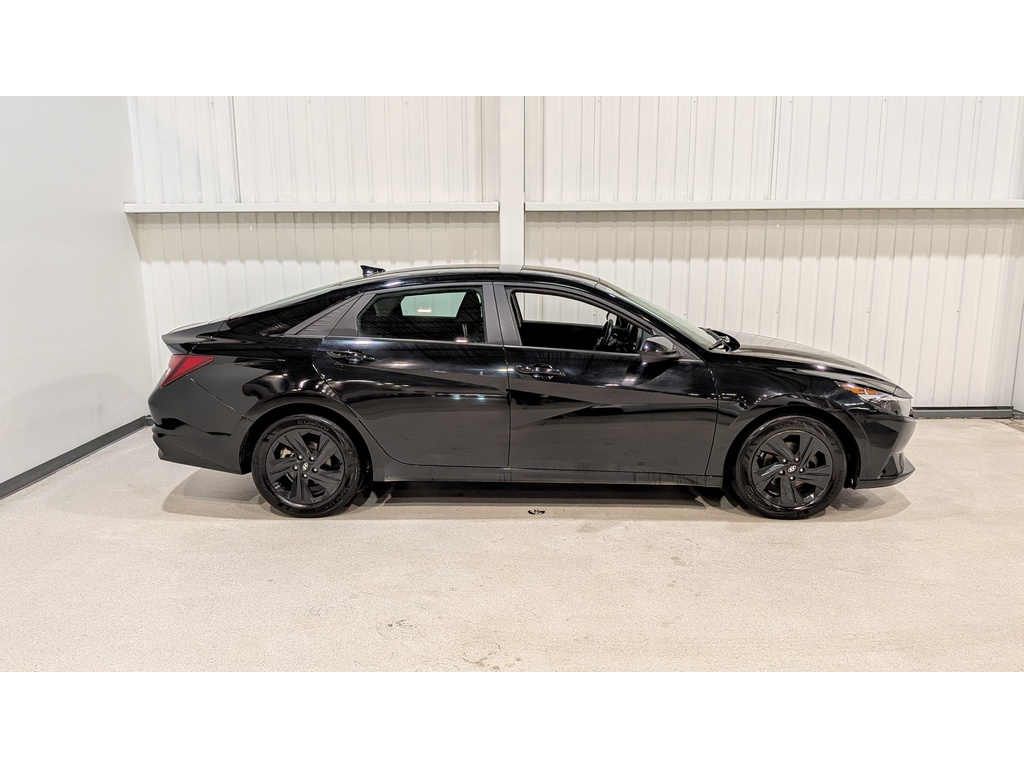 Hyundai Elantra 2023