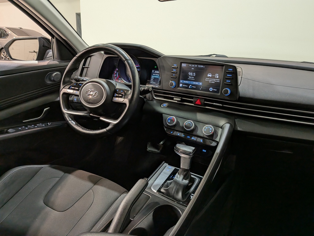 Hyundai Elantra 2023