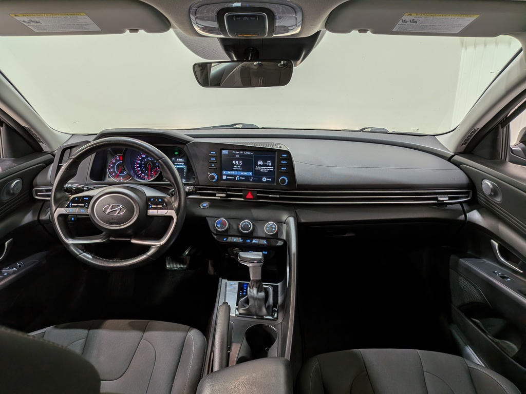 Hyundai Elantra 2023