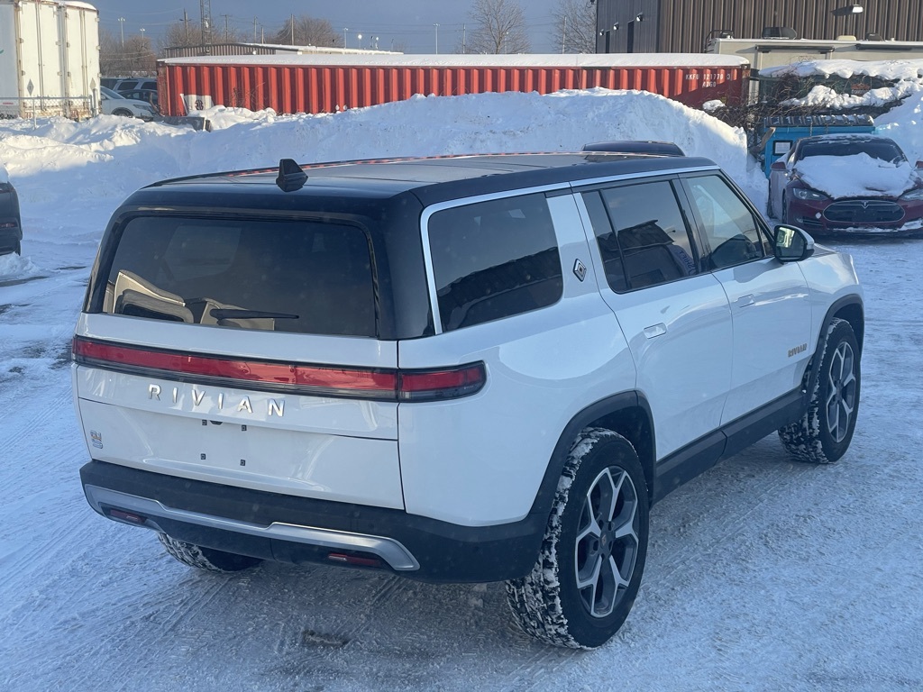 2024 Rivian R1S