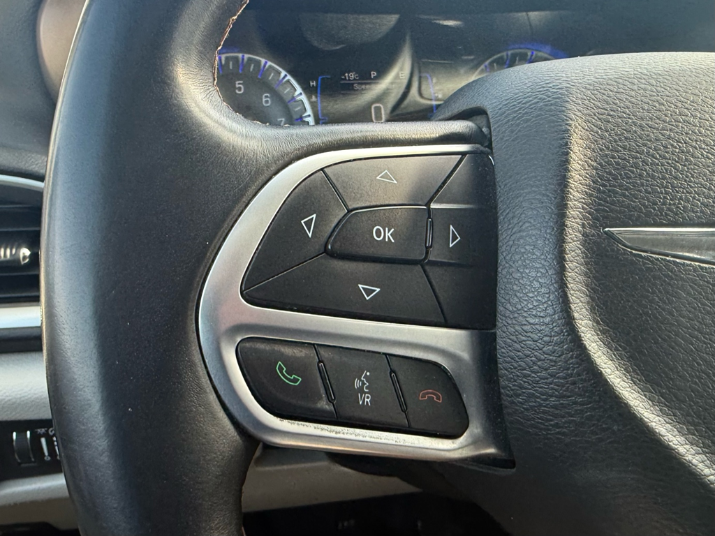 2017 Chrysler Pacifica - Gallery image 15