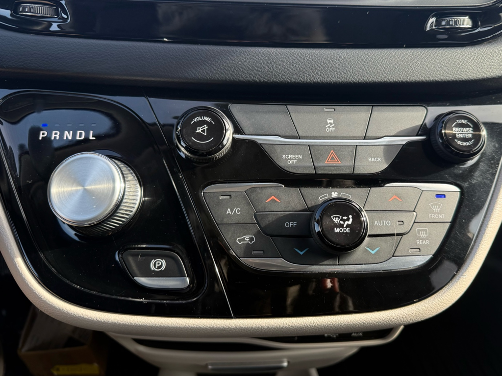 2017 Chrysler Pacifica - Gallery image 21