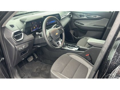 used 2025 Chevrolet TrailBlazer car, priced at $29,399