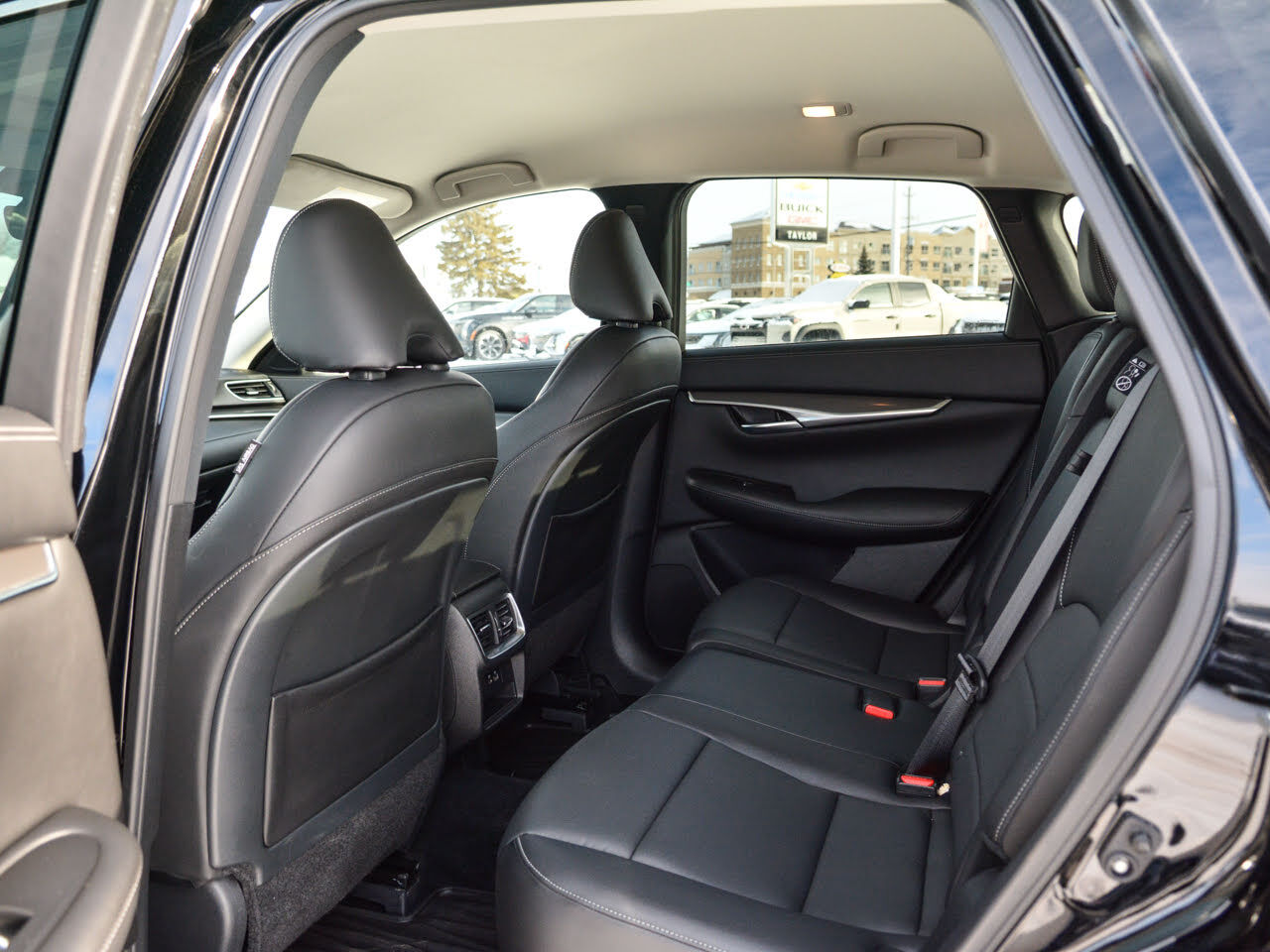 2024 INFINITI QX50 - Gallery image 14