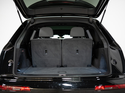 used 2025 Audi SQ7 car, priced at $107,900