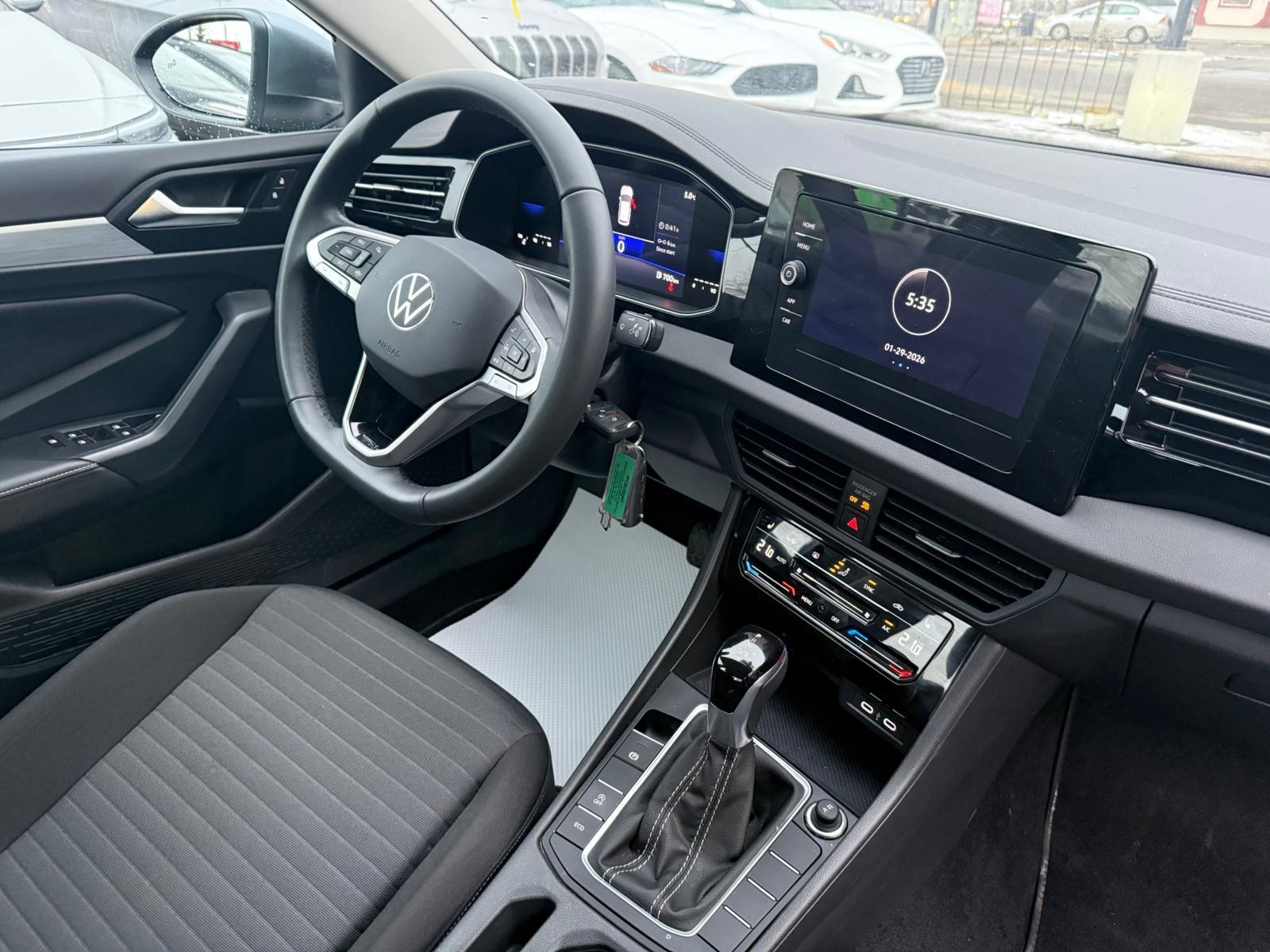 2025 Volkswagen Jetta — view 12