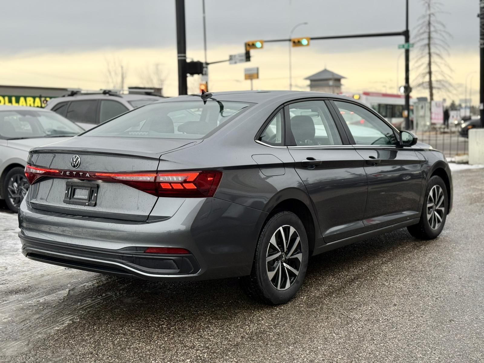2025 Volkswagen Jetta — view 4
