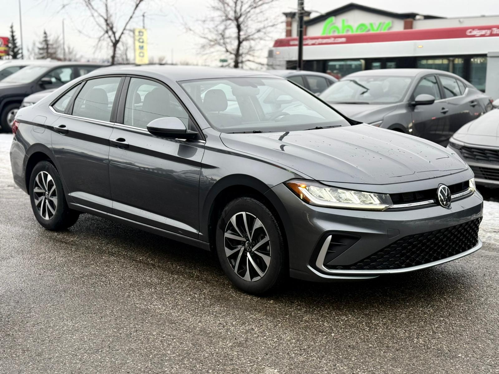2025 Volkswagen Jetta — view 3