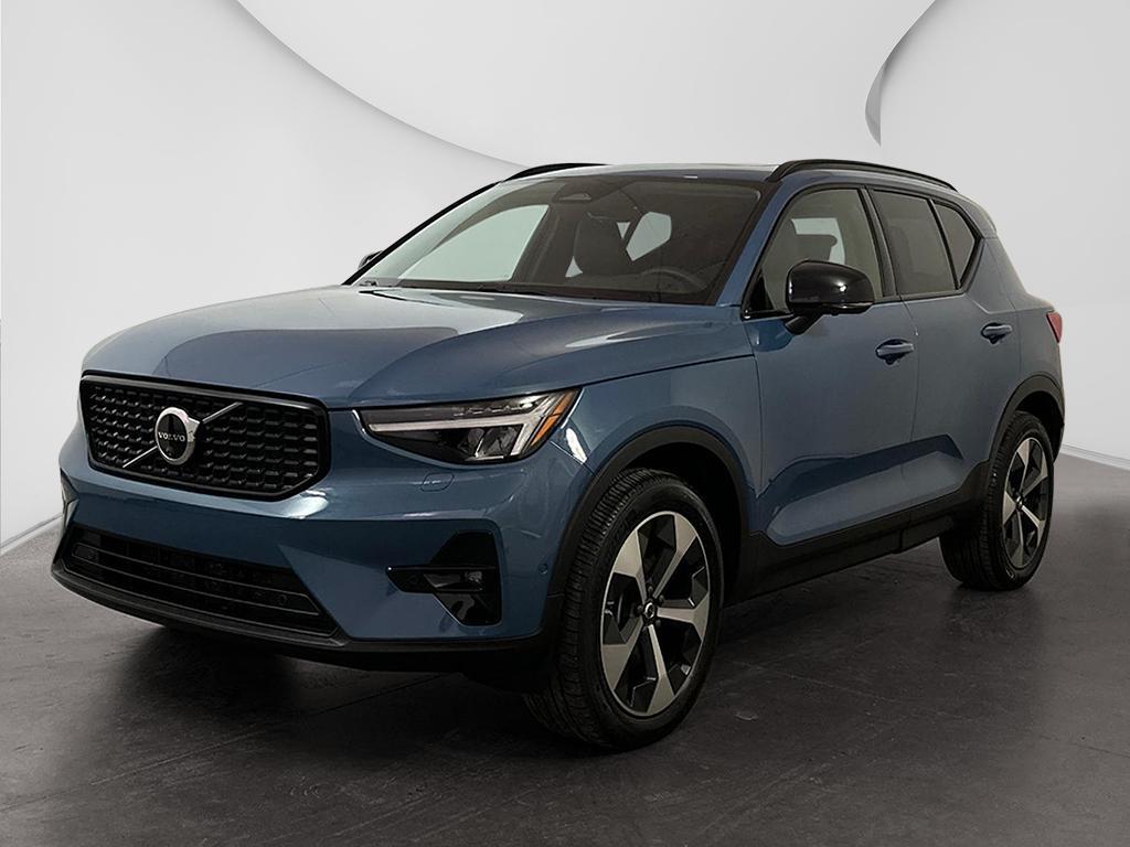 2025 Volvo XC40
