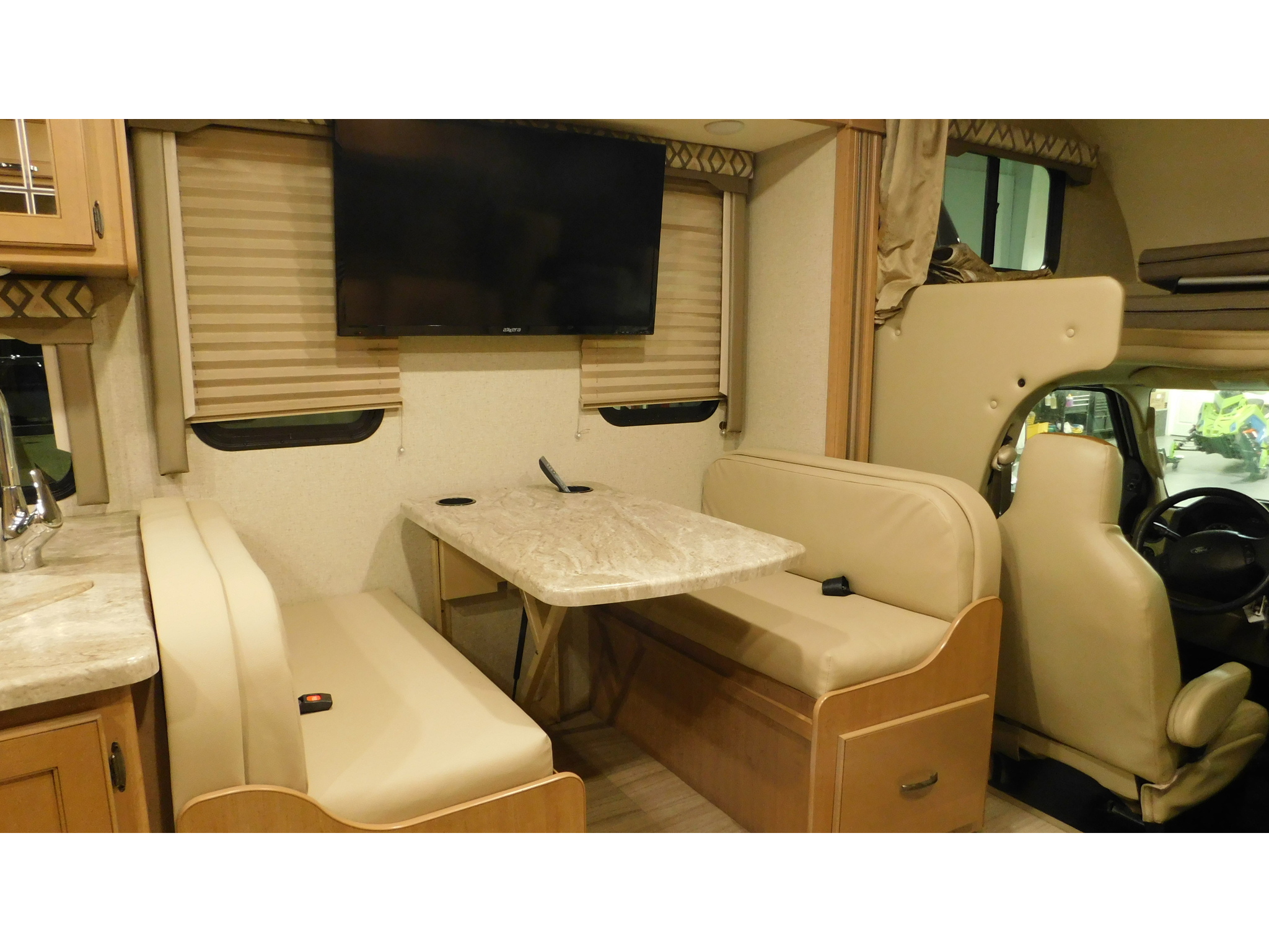 2020 Thor Motor Coach Quantum