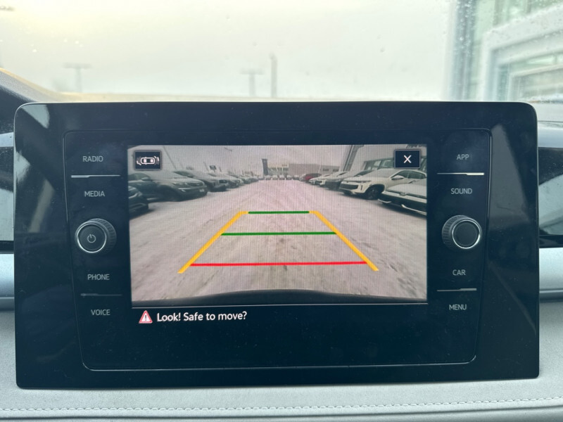 2025 Volkswagen Taos - Gallery image 16