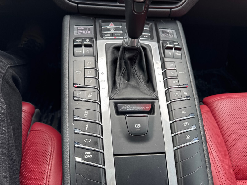 2020 Porsche Macan - Gallery image 18