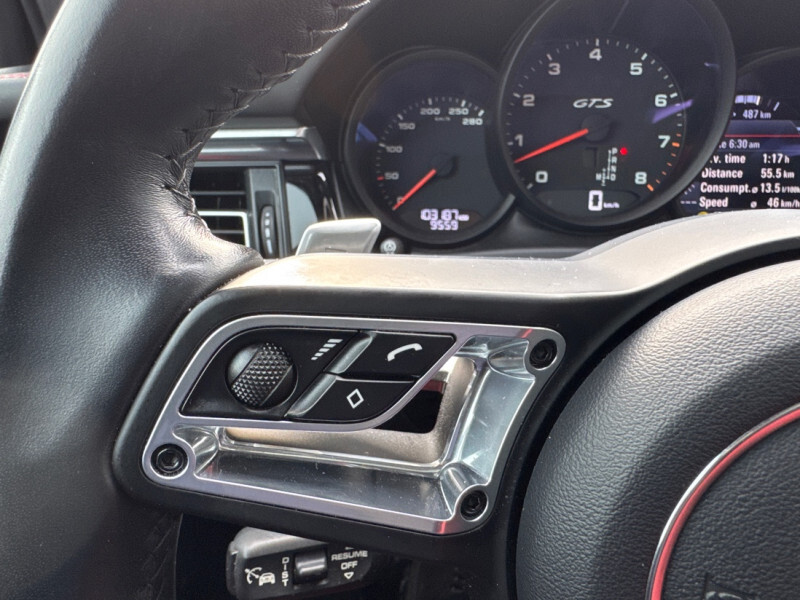 2020 Porsche Macan - Gallery image 15