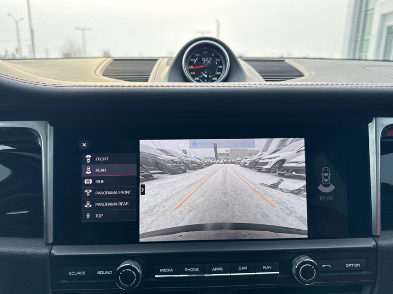 2020 Porsche Macan - Gallery image 16