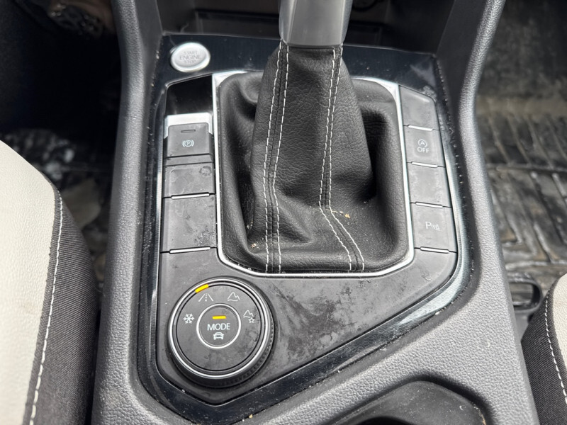 2025 Volkswagen Taos - Gallery image 18