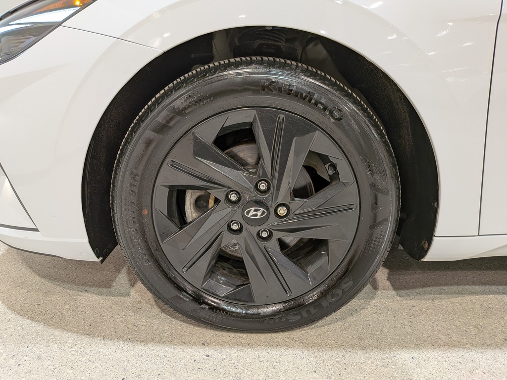 Hyundai Elantra 2023