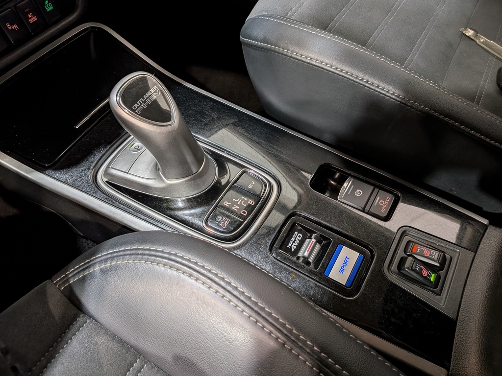 Mitsubishi Outlander PHEV 2022