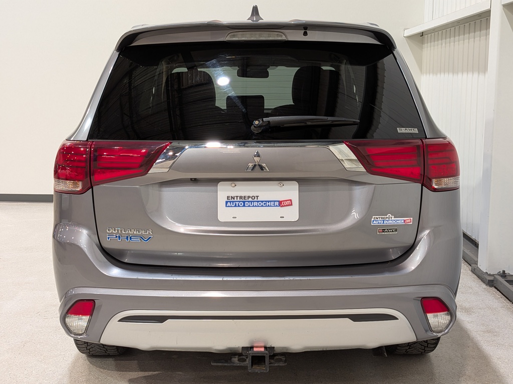 Mitsubishi Outlander PHEV 2022