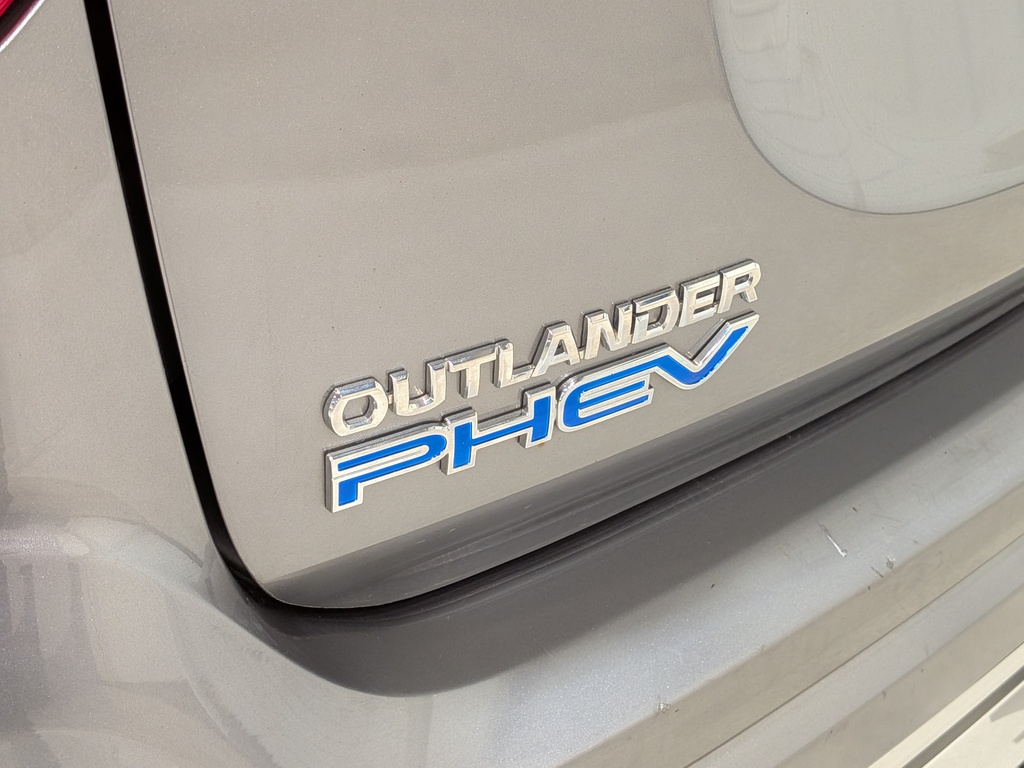 Mitsubishi Outlander PHEV 2022