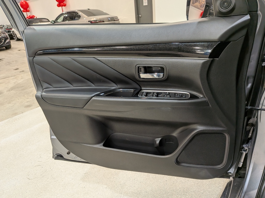 Mitsubishi Outlander PHEV 2022