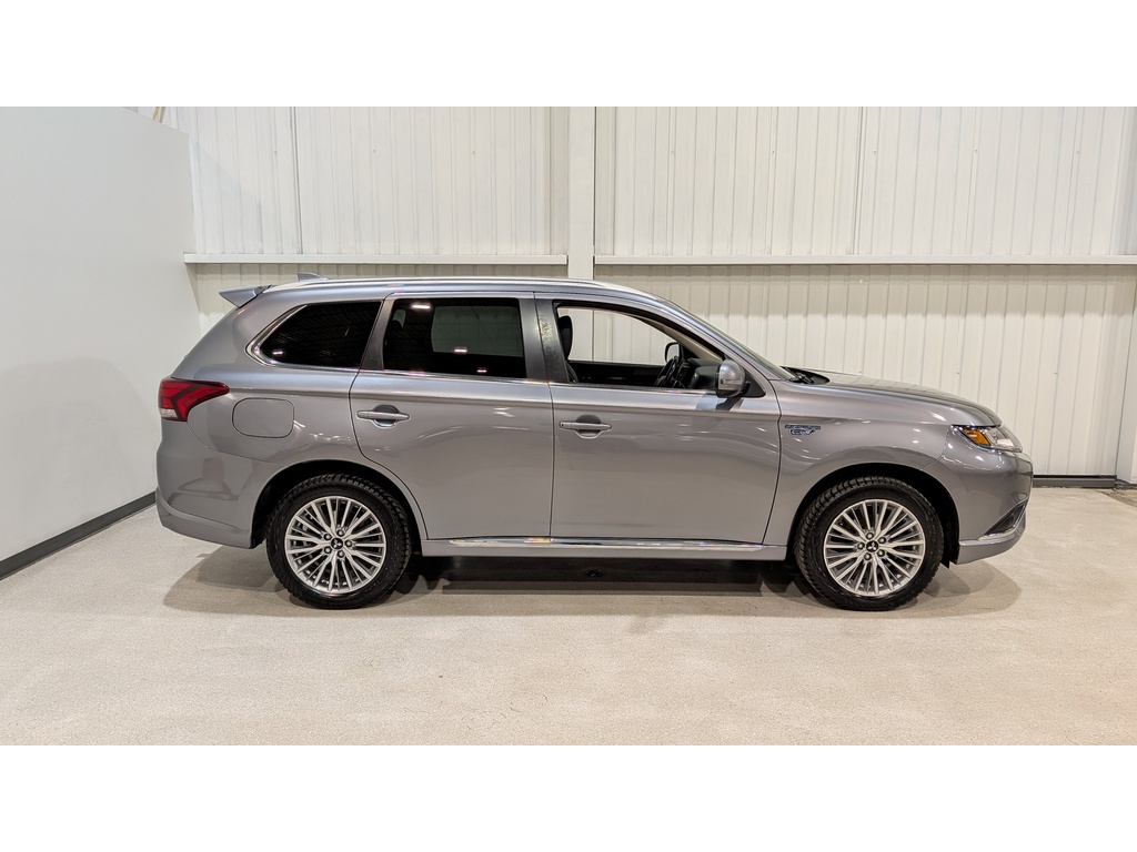 Mitsubishi Outlander PHEV 2022