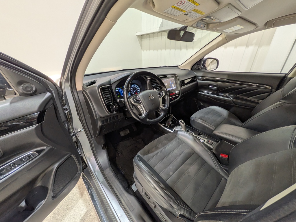 Mitsubishi Outlander PHEV 2022