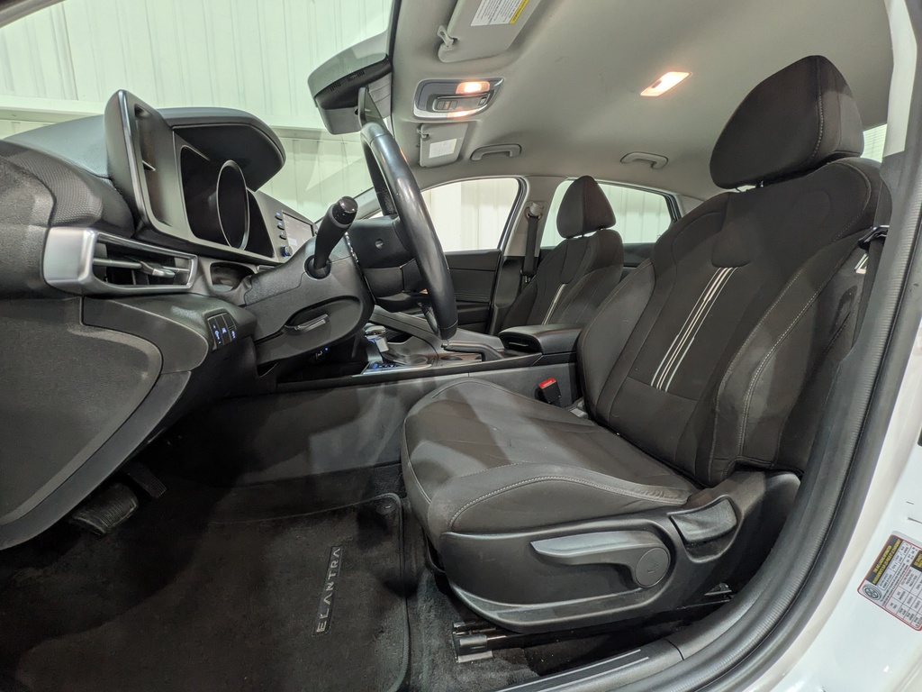 Hyundai Elantra 2023