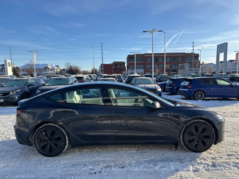 2025 Tesla Model 3 - Gallery image 4