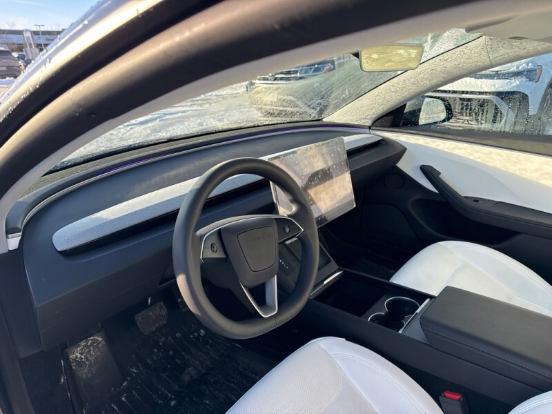 2025 Tesla Model 3 - Gallery image 1