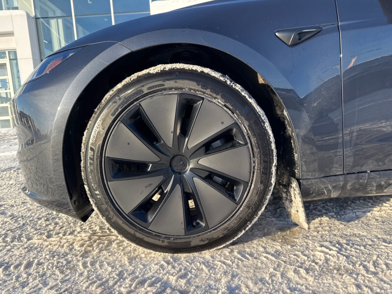 2025 Tesla Model 3 - Gallery image 14