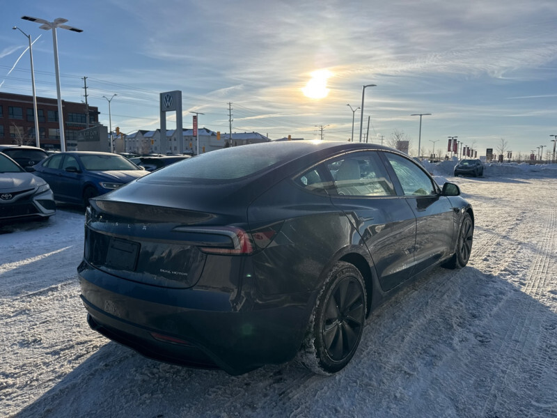 2025 Tesla Model 3 - Gallery image 5