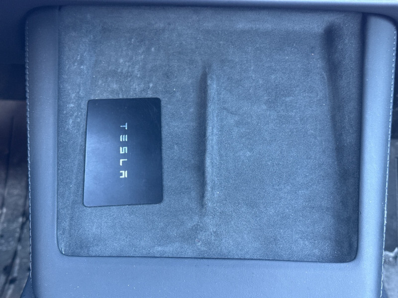 2025 Tesla Model 3 - Gallery image 17