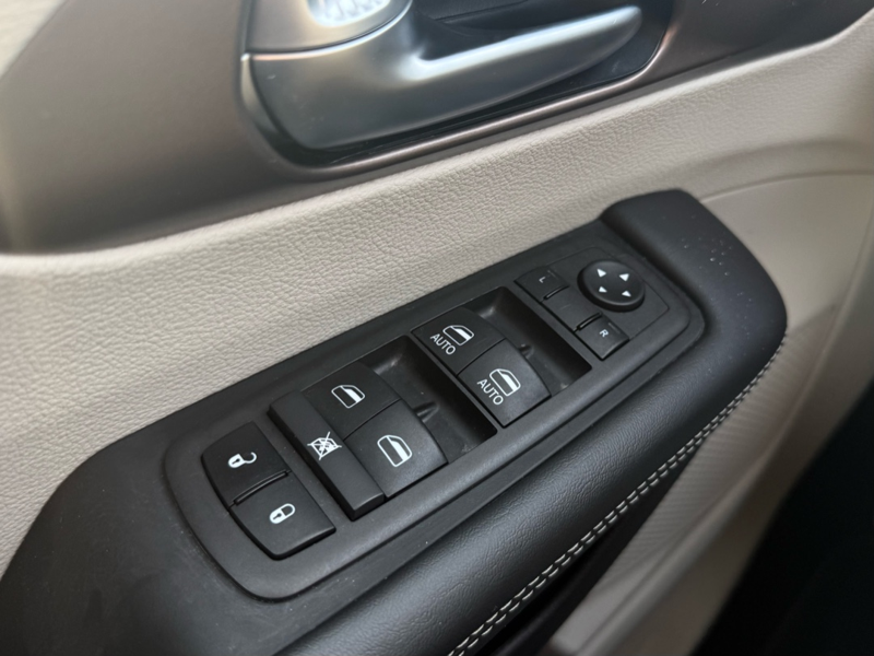 2024 Chrysler Grand Caravan - Gallery image 10